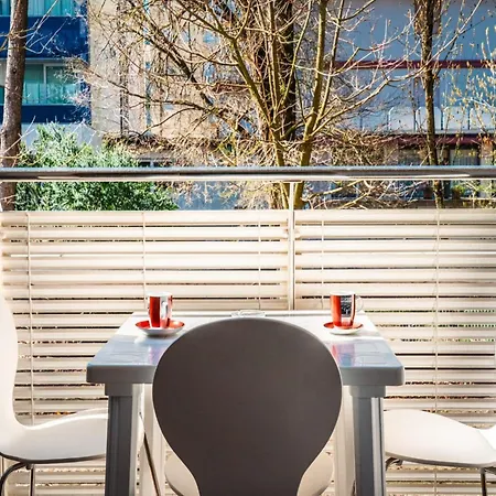 A Lovely Modern Flat A Stone Throw From The Sea 比比翁