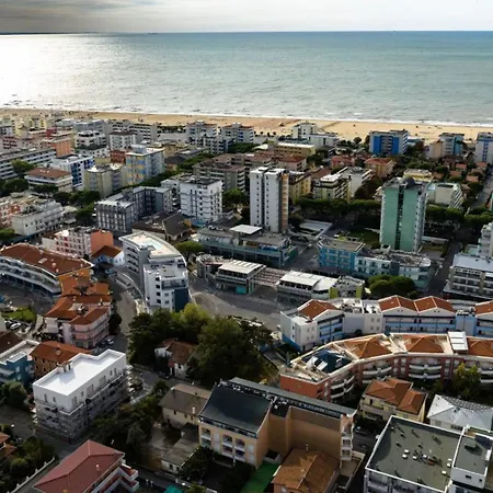 A Lovely Modern Flat A Stone Throw From The Sea Бибионе