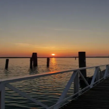 Apartman A Lovely Modern Flat A Stone Throw From The Sea *