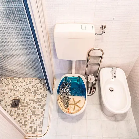 A Lovely Modern Flat A Stone Throw From The Sea *