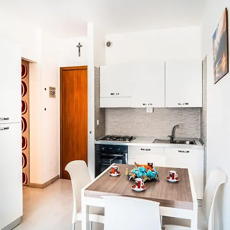 A Lovely Modern Flat A Stone Throw From The Sea Lejlighed