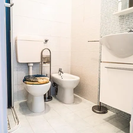 A Lovely Modern Flat A Stone Throw From The Sea Apartament *