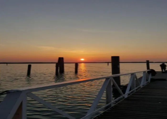 דירה A Lovely Modern Flat A Stone Throw From The Sea *